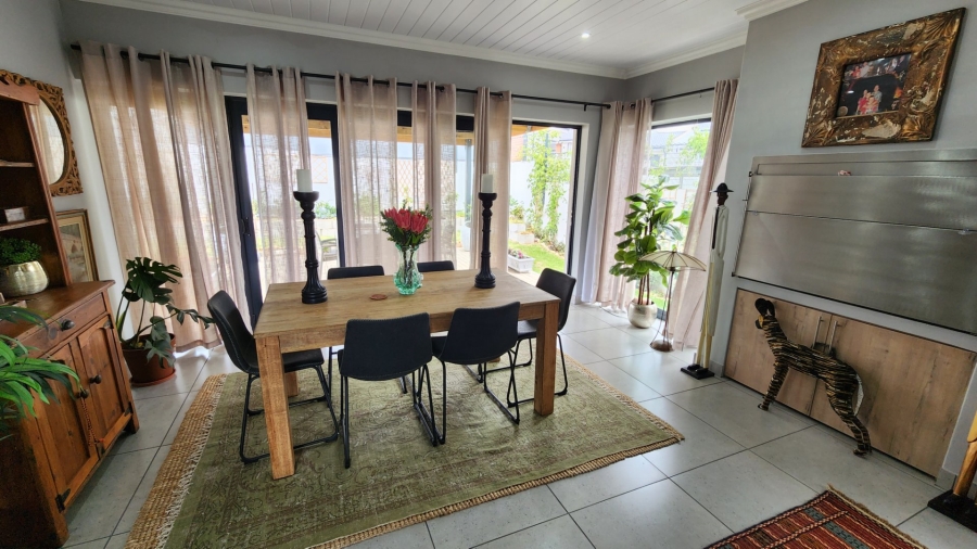 3 Bedroom Property for Sale in Hartenbos Heuwels Western Cape